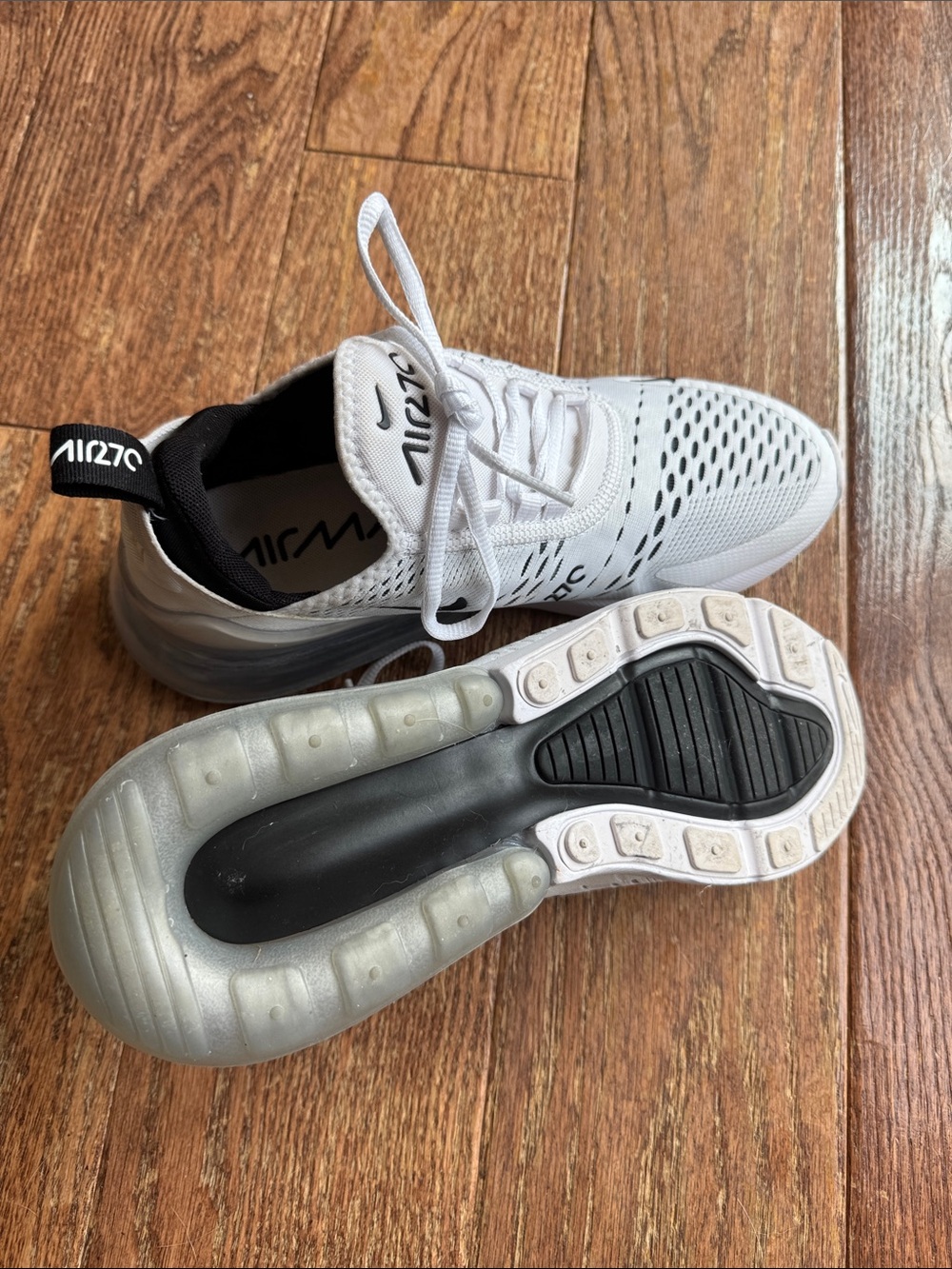 Nike womens White and Black Air Max 270 Style Sneakers worn once! - Picture 4 of 6